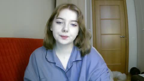 Snapshot of lollylol11 chatting on February 4, 11:27 am Lilly online show from February 4, 11:27 am