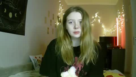 Snapshot of lollylol11 chatting on January 23, 6:56 pm Lilly online show from January 23, 6:56 pm