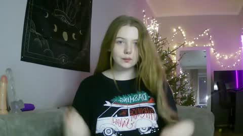 Snapshot of lollylol11 chatting on January 9, 7:50 pm Lilly online show from January 9, 7:50 pm