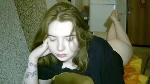 Snapshot of lollylol11 chatting on February 14, 9:32 pm Lilly online show from February 14, 9:32 pm