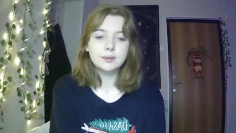 Snapshot of lollylol11 chatting on February 25, 3:31 pm Lilly online show from February 25, 3:31 pm