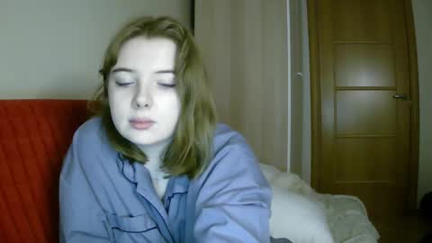 Snapshot of lollylol11 chatting on February 4, 2:32 pm Lilly online show from February 4, 2:32 pm