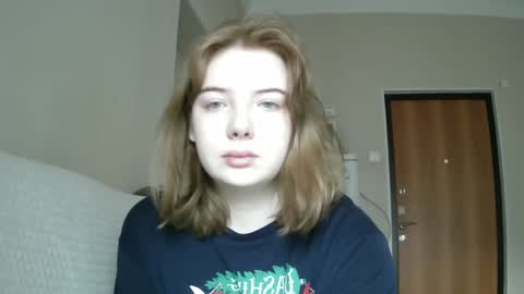 Snapshot of lollylol11 chatting on February 8, 6:54 am Lilly online show from February 8, 6:54 am