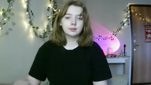 Snapshot of lollylol11 chatting on February 16, 2:43 pm Lilly online show from February 16, 2:43 pm
