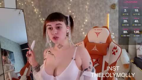 Molli online show from October 27, 11:10 am