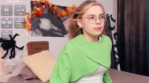 Lona online show from October 17, 7:51 pm