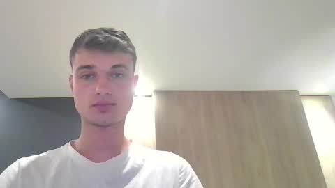 Snapshot of london_tomy chatting on September 21, 1:42 am london_tomy online show from September 21, 1:42 am
