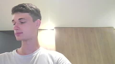 Snapshot of london_tomy chatting on September 24, 2:07 am london_tomy online show from September 24, 2:07 am