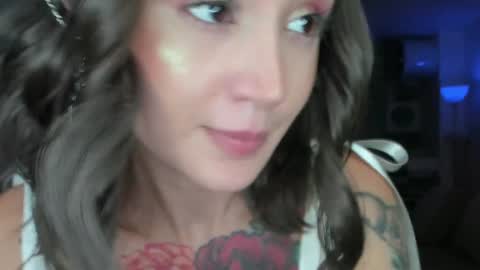 Snapshot of lonelly_lolly98 chatting on January 7, 1:06 am SABRINA online show from January 7, 1:06 am