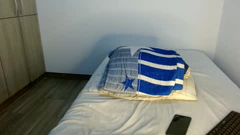 lonelydick2002 online show from February 2, 11:29 am