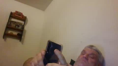 Snapshot of lonelytech72 chatting on February 1, 7:26 am lonelytech72 online show from February 1, 7:26 am