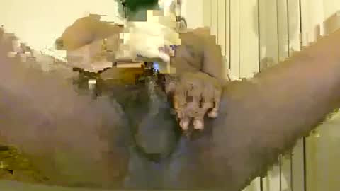 Snapshot of longblackcock28 chatting on December 4, 7:00 am longblackcock28 online show from December 4, 7:00 am