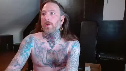 Snapshot of longhair021 chatting on March 10, 11:23 am longhair online show from March 10, 11:23 am