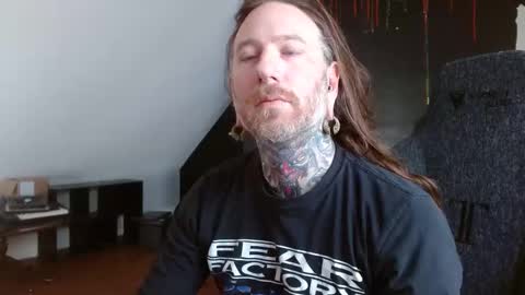 Snapshot of longhair021 chatting on February 21, 4:37 pm longhair online show from February 21, 4:37 pm