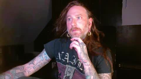 Snapshot of longhair021 chatting on February 14, 1:02 am longhair online show from February 14, 1:02 am
