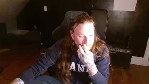 Snapshot of longhair021 chatting on December 30, 5:26 am longhair online show from December 30, 5:26 am