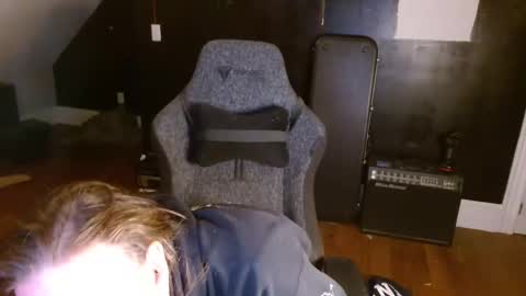 Snapshot of longhair021 chatting on December 31, 1:36 am longhair online show from December 31, 1:36 am