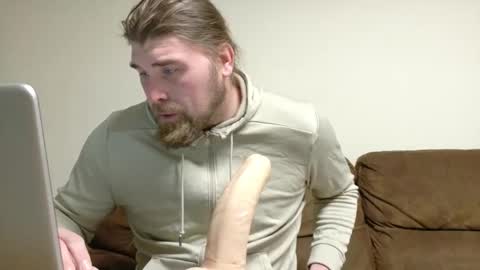 longhairedfreak1921 online show from March 5, 7:01 pm