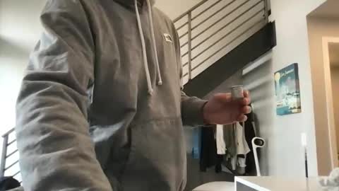 longjohn102933 online show from April 12, 7:51 pm