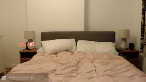 longlegxx online show from November 7, 10:45 pm