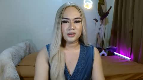 Snapshot of longoria_crawford chatting on September 12, 5:04 pm My Lover Dadddy roberto online show from September 12, 5:04 pm