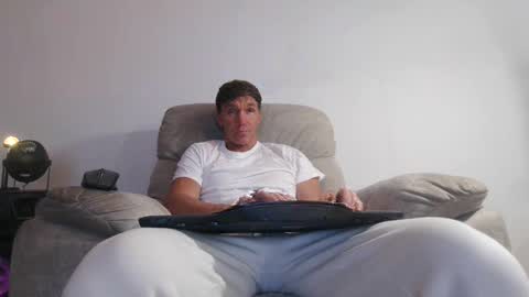 Snapshot of look_bigcock chatting on February 11, 12:47 pm Seamus Love online show from February 11, 12:47 pm