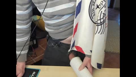 Snapshot of loomie chatting on December 13, 7:36 am loomie online show from December 13, 7:36 am