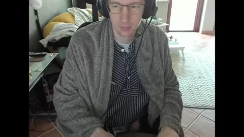 Snapshot of loomie chatting on January 19, 11:56 am loomie online show from January 19, 11:56 am