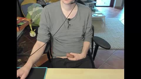 loomie online show from December 20, 8:21 am