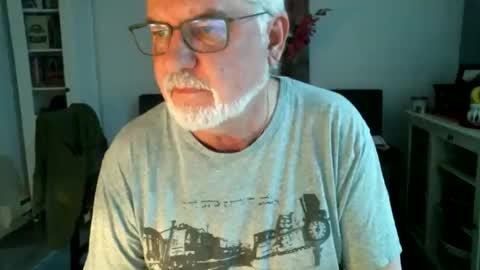 loop102 online show from May 18, 2:21 am