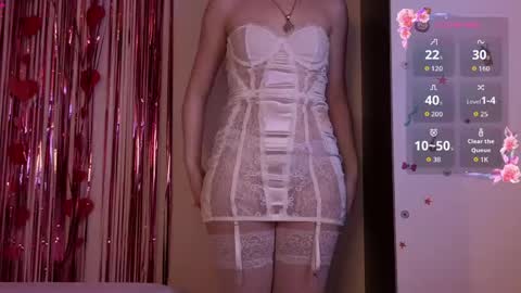 Lora online show from April 19, 6:10 pm