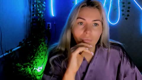 Snapshot of loraboyar chatting on September 10, 2:23 am Lora online show from September 10, 2:23 am