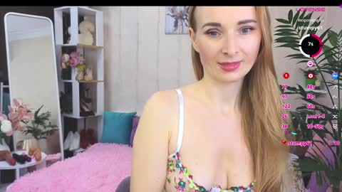 Snapshot of loracolins chatting on January 23, 8:56 pm LoraColins online show from January 23, 8:56 pm
