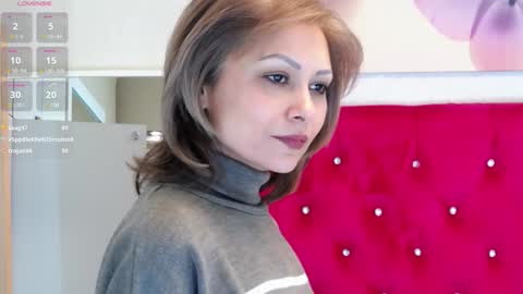 Snapshot of loradelniro1 chatting on February 6, 7:40 pm loradelniro1 online show from February 6, 7:40 pm