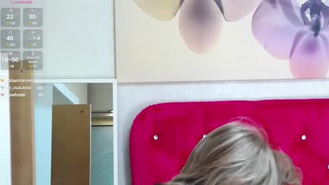 Snapshot of loradelniro1 chatting on March 7, 7:38 pm loradelniro1 online show from March 7, 7:38 pm