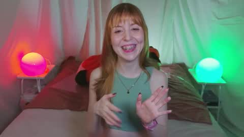 Snapshot of lorafoxy chatting on October 16, 11:36 pm LoraFoxy online show from October 16, 11:36 pm