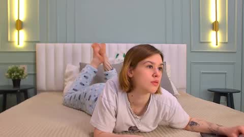 Lora online show from October 14, 4:21 pm