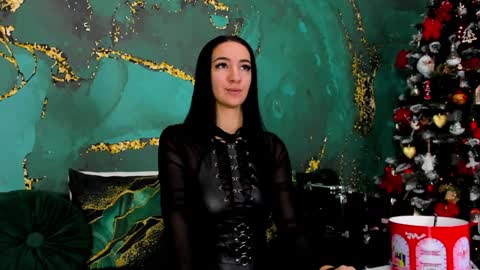 Snapshot of lorawarnner chatting on December 6, 9:27 am Miss online show from December 6, 9:27 am