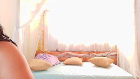 loreanis online show from January 7, 8:25 pm