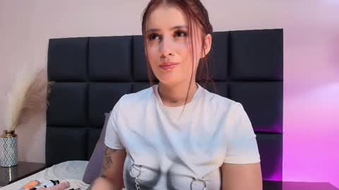 Snapshot of loreleibell chatting on September 13, 12:40 pm LoreleiBell online show from September 13, 12:40 pm
