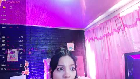 Snapshot of loren_44tits chatting on September 15, 6:20 pm Loren online show from September 15, 6:20 pm