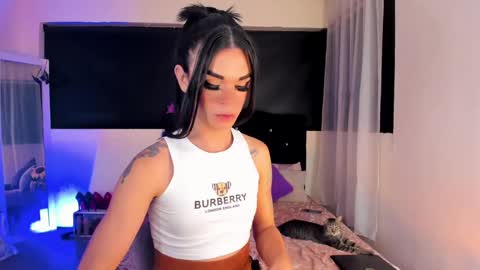 Snapshot of lorena_capelli_ chatting on February 1, 6:10 am lesly lorena online show from February 1, 6:10 am