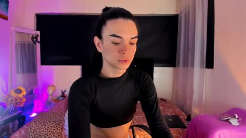 Snapshot of lorena_capelli_ chatting on February 9, 2:38 am lesly lorena online show from February 9, 2:38 am
