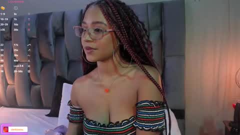 Lorena Vieira  online show from February 22, 7:58 pm