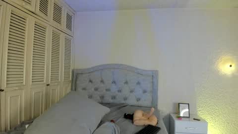 Snapshot of lorenallen_ chatting on February 17, 6:31 am Loren Allen online show from February 17, 6:31 am