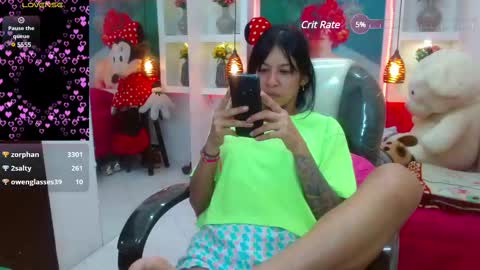 Snapshot of lorenapinto_ chatting on February 24, 11:32 am lore online show from February 24, 11:32 am