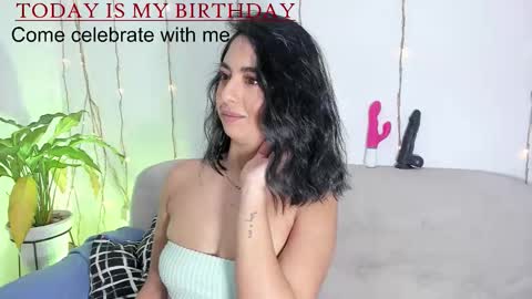 L O R E N online show from December 3, 1:56 pm