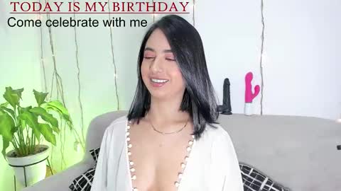 L O R E N online show from November 27, 12:46 pm