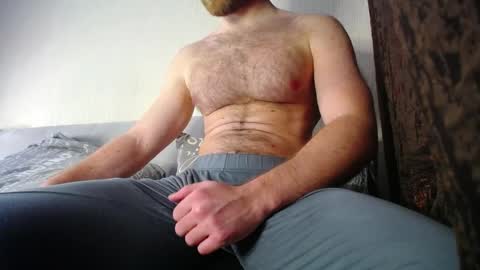 Snapshot of lorenzolux chatting on March 1, 10:45 am Lorenz online show from March 1, 10:45 am