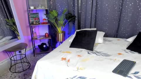 Lore rosse online show from September 13, 4:48 am